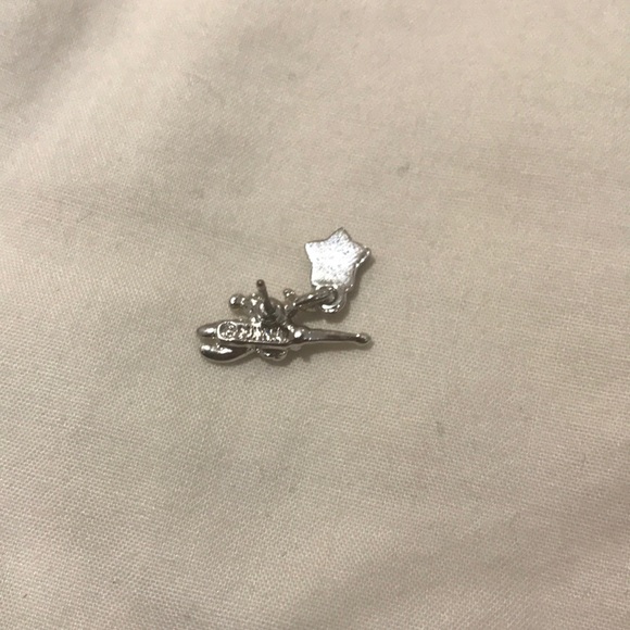 Disney Tinkerbell Earrings - Picture 7 of 8